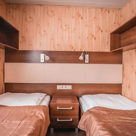Kúpeľné domčeky - KÚPELE ČERVENÝ KLÁŠTOR Smerdžonka Resort 2*