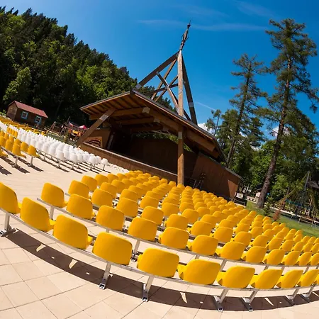 Kupelne Domceky - Kupele Smerdzonka Üdülőközpont