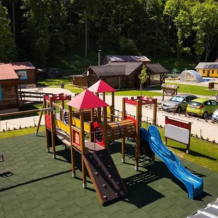 Kupelne Domceky - Kupele Smerdzonka Üdülőközpont Červený Kláštor