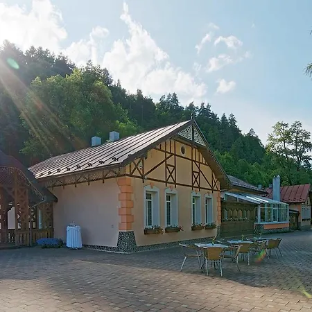 DOMČEKY Smerdžonka Rezort