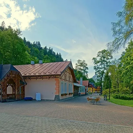 Kupelne Domceky - Kupele Smerdzonka 2* Červený Kláštor