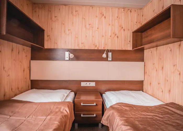 Kupelne Domceky - Kupele Cerveny Klastor Smerdzonka Resort 2*