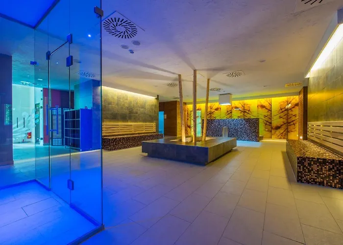 Resort Kupelne Domceky - Kupele Cerveny Klastor Smerdzonka 2*