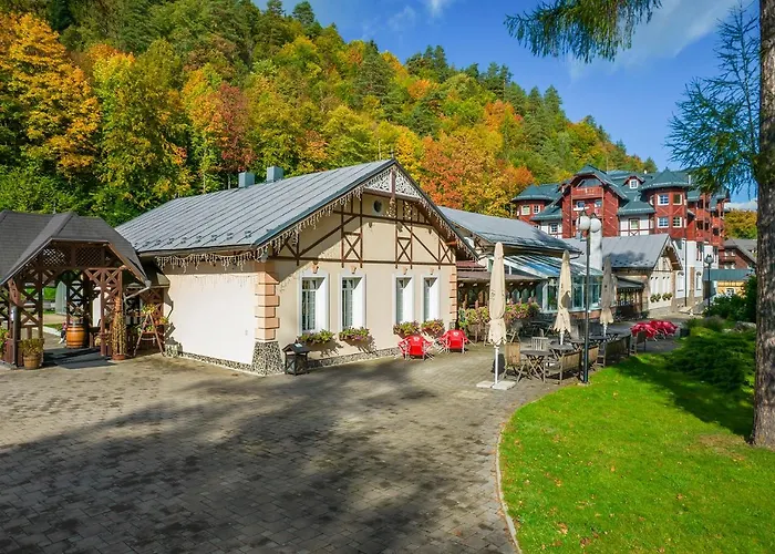 Resort Kupelne Domceky - Kupele Cerveny Klastor Smerdzonka