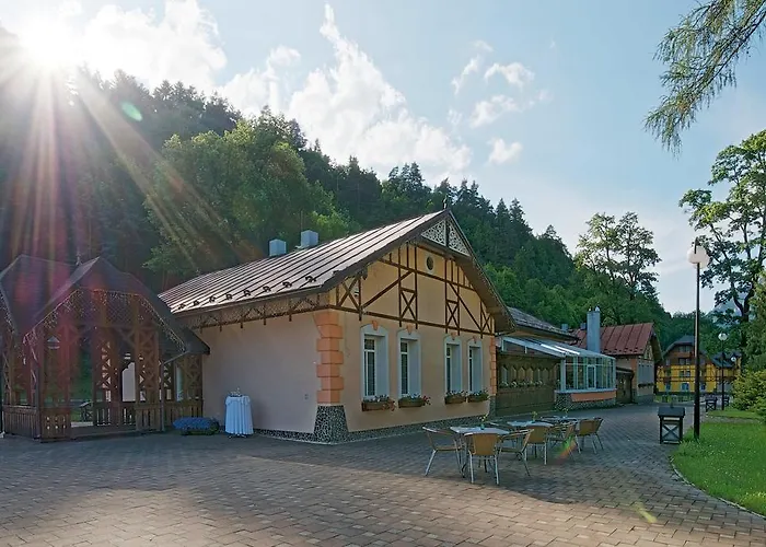 Kupelne Domceky - Kupele Cerveny Klastor Smerdzonka Resort