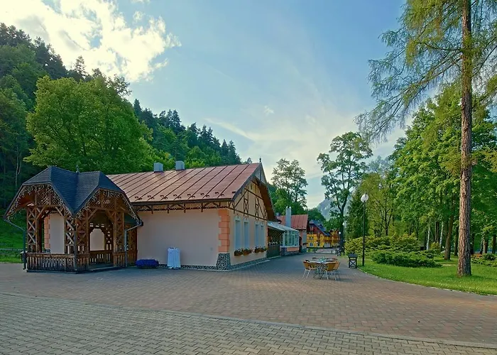 Kupelne Domceky - Kupele Cerveny Klastor Smerdzonka 2* Cerveny Klastor